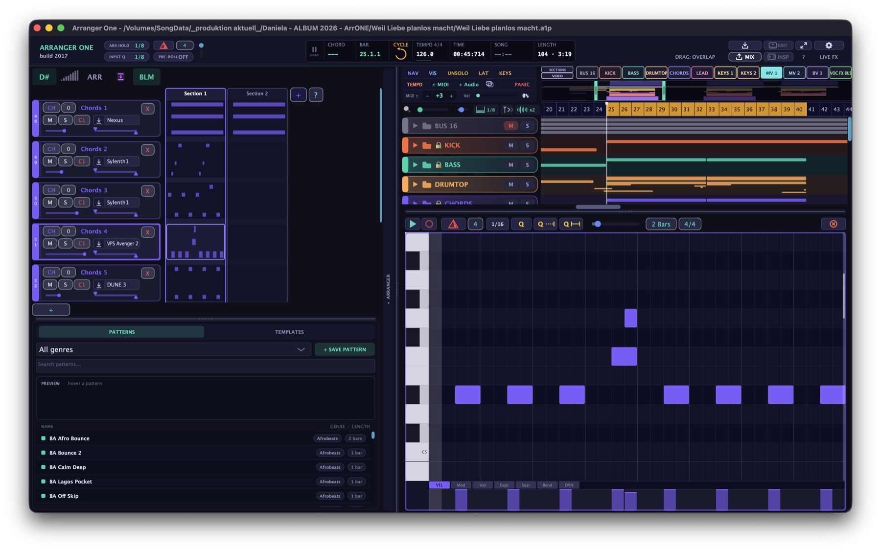 Arranger One — Arranger-Ansicht mit Sections, Instrumenten und Patterns